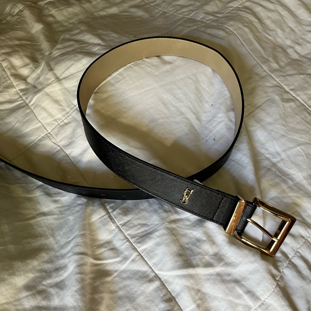 Steve Madden black belt with gold buckle. Size M, about 39 inches in length